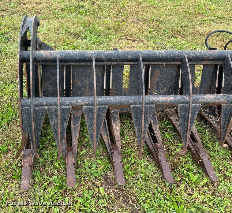 image for item EN5751 Skid steer root grapple bucket