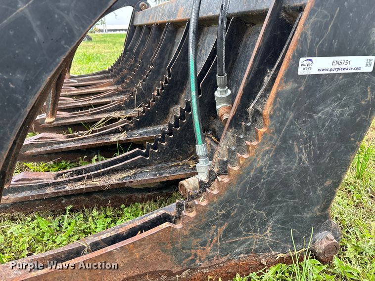 image for item EN5751 Skid steer root grapple bucket