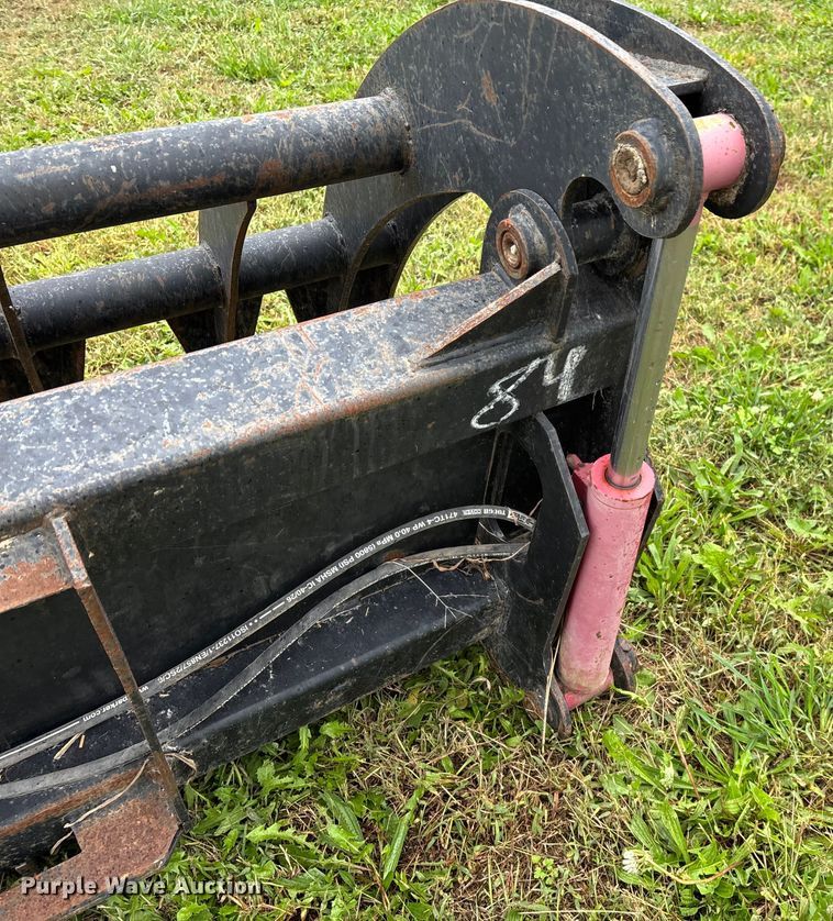 image for item EN5751 Skid steer root grapple bucket