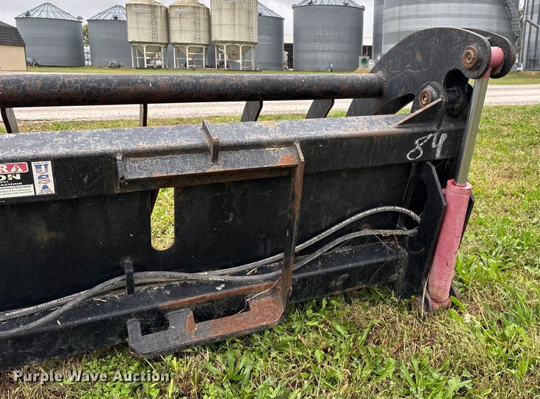 image for item EN5751 Skid steer root grapple bucket
