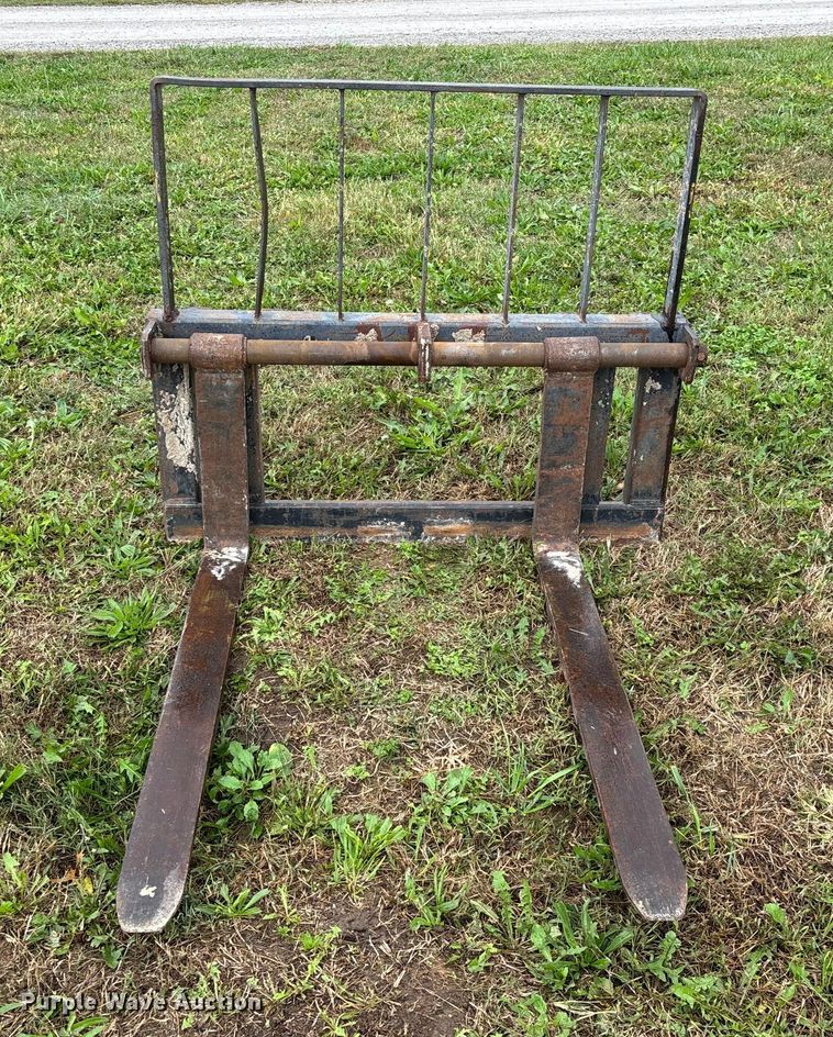 image for item EN5752 Skid steer forks