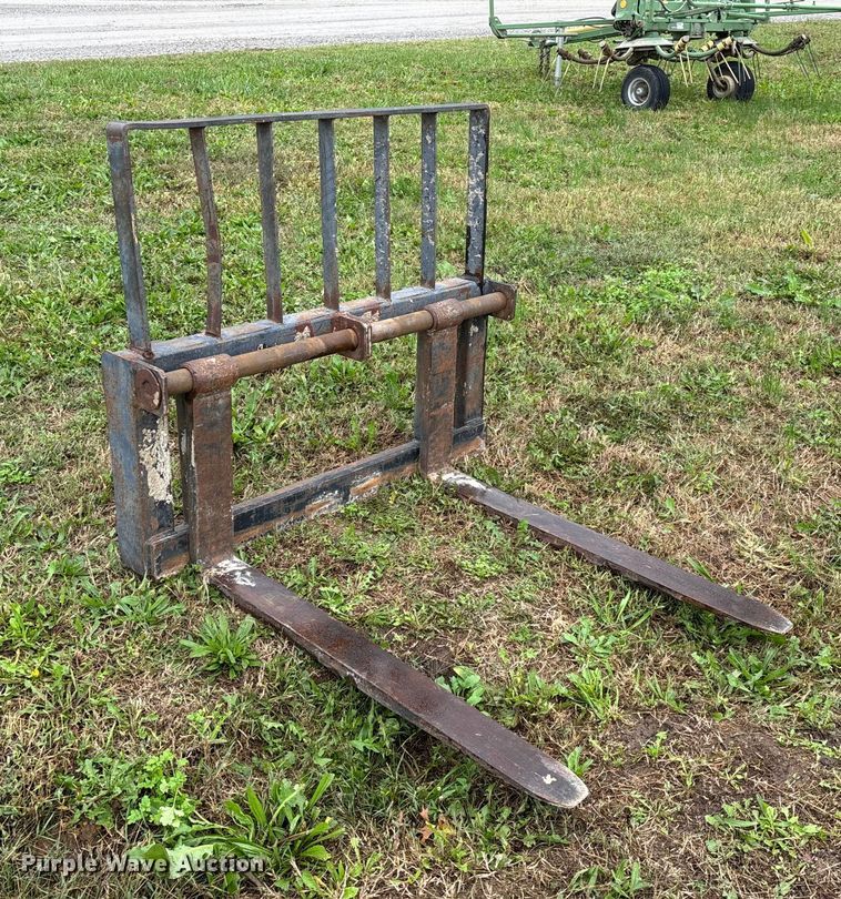 image for item EN5752 Skid steer forks