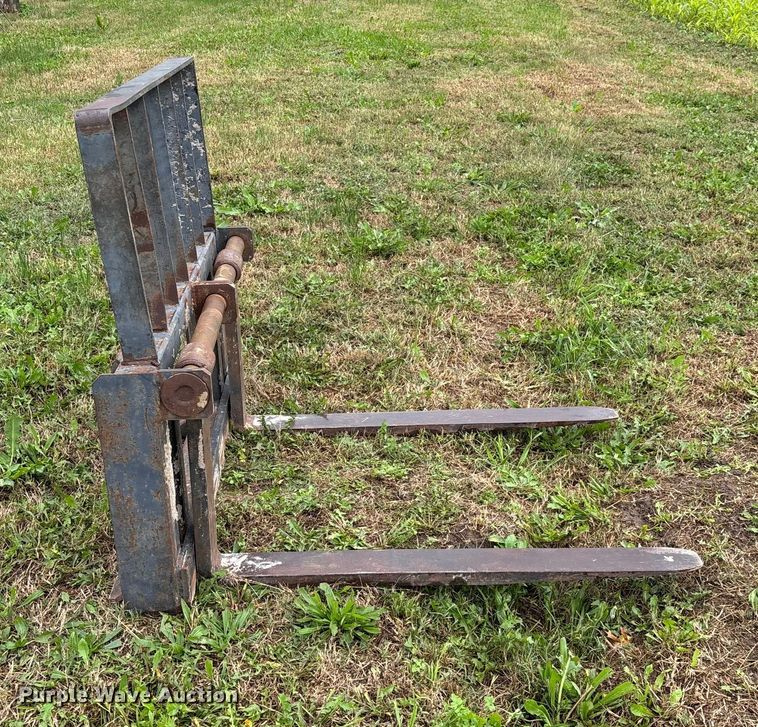 image for item EN5752 Skid steer forks