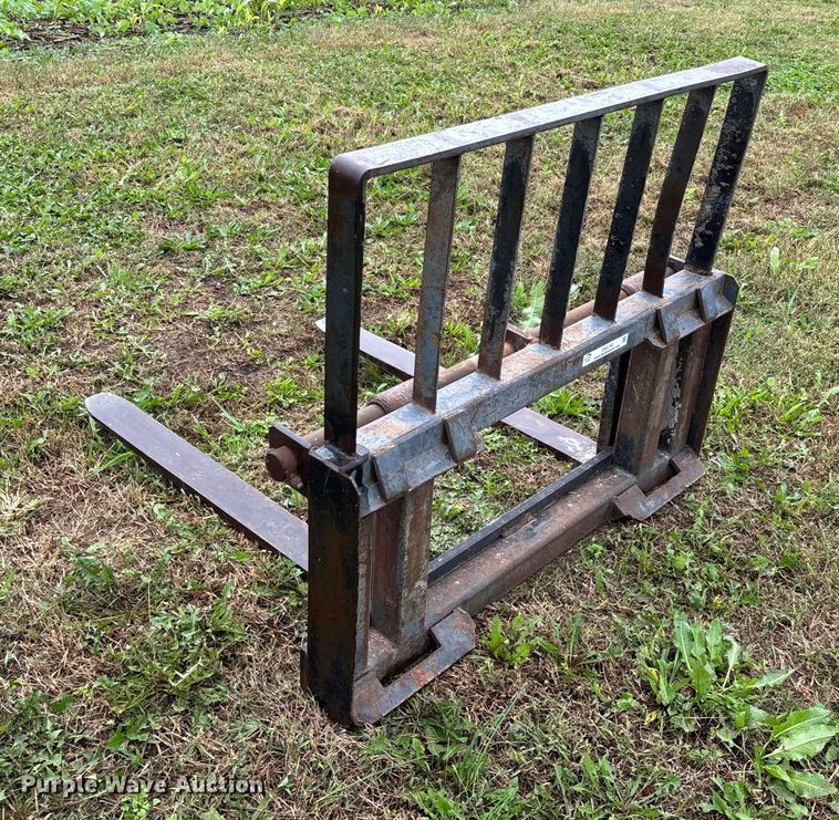 image for item EN5752 Skid steer forks