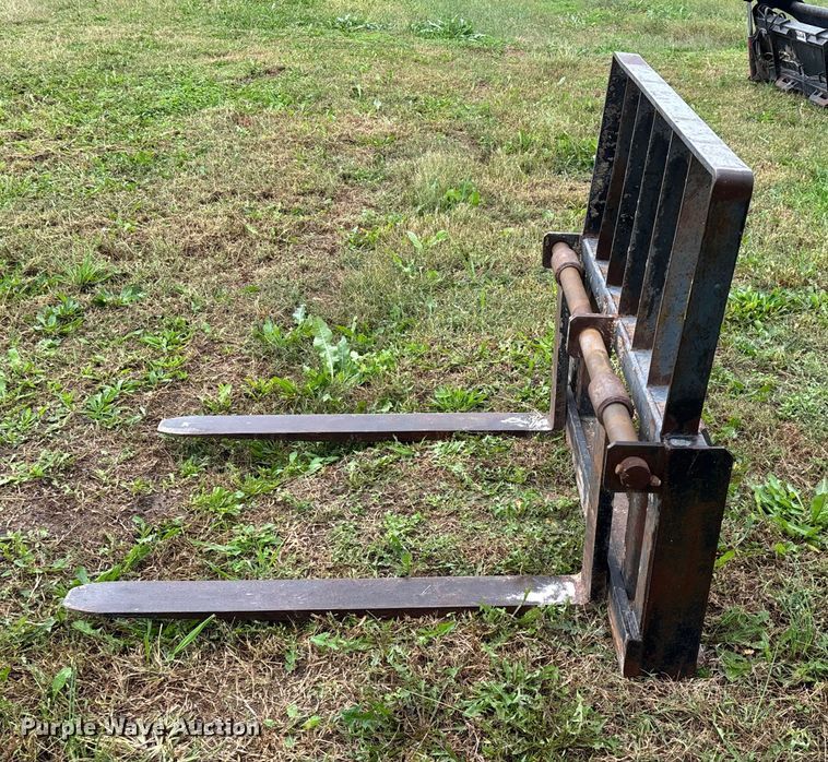 image for item EN5752 Skid steer forks