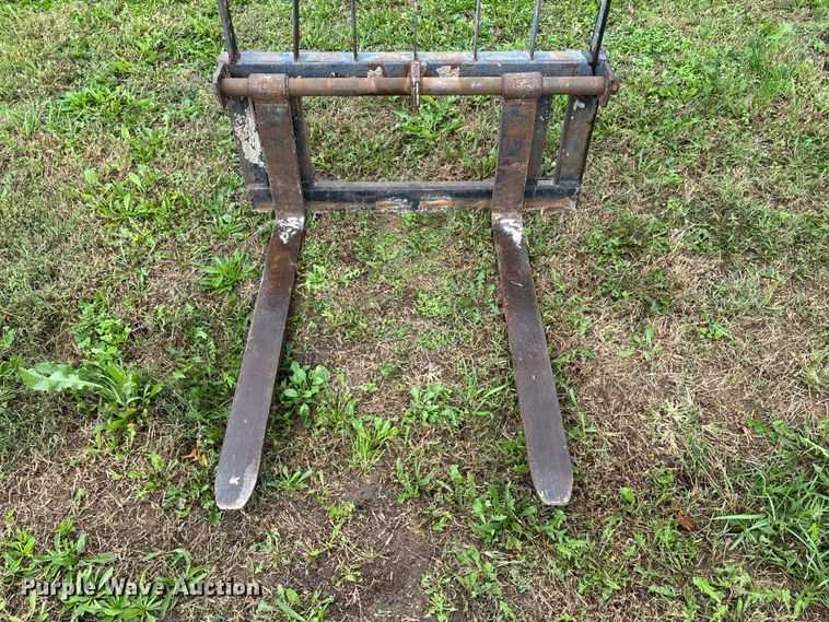 image for item EN5752 Skid steer forks