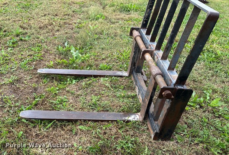 image for item EN5752 Skid steer forks