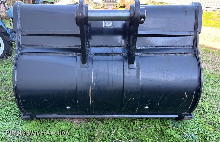 image for item EN5763 HB Attachments PC360 excavator bucket