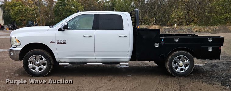 image for item EO4745 2018 RAM 3500 Crew Cab flatbed pickup truck