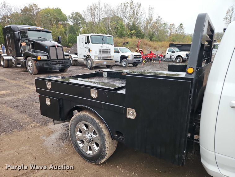 image for item EO4745 2018 RAM 3500 Crew Cab flatbed pickup truck