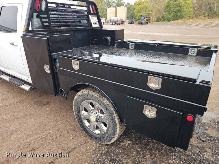 image for item EO4745 2018 RAM 3500 Crew Cab flatbed pickup truck