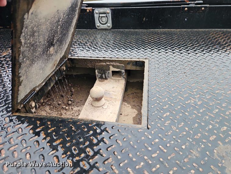 image for item EO4745 2018 RAM 3500 Crew Cab flatbed pickup truck