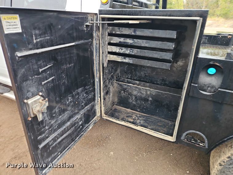 image for item EO4745 2018 RAM 3500 Crew Cab flatbed pickup truck