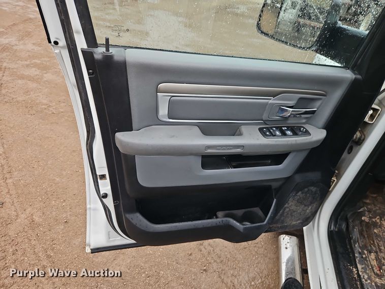 image for item EO4745 2018 RAM 3500 Crew Cab flatbed pickup truck