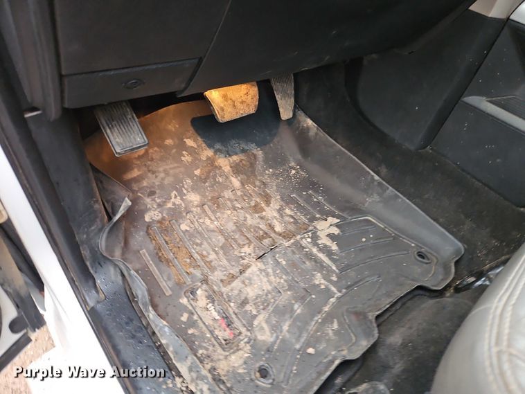 image for item EO4745 2018 RAM 3500 Crew Cab flatbed pickup truck