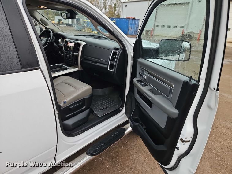 image for item EO4745 2018 RAM 3500 Crew Cab flatbed pickup truck