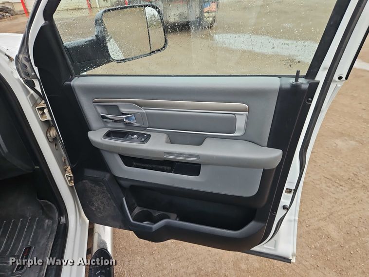 image for item EO4745 2018 RAM 3500 Crew Cab flatbed pickup truck