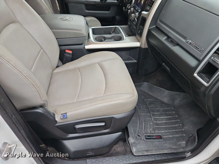 image for item EO4745 2018 RAM 3500 Crew Cab flatbed pickup truck