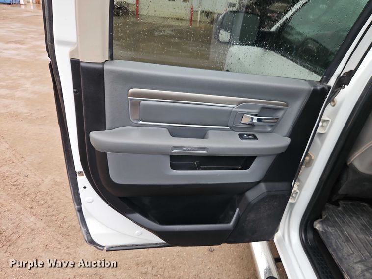 image for item EO4745 2018 RAM 3500 Crew Cab flatbed pickup truck