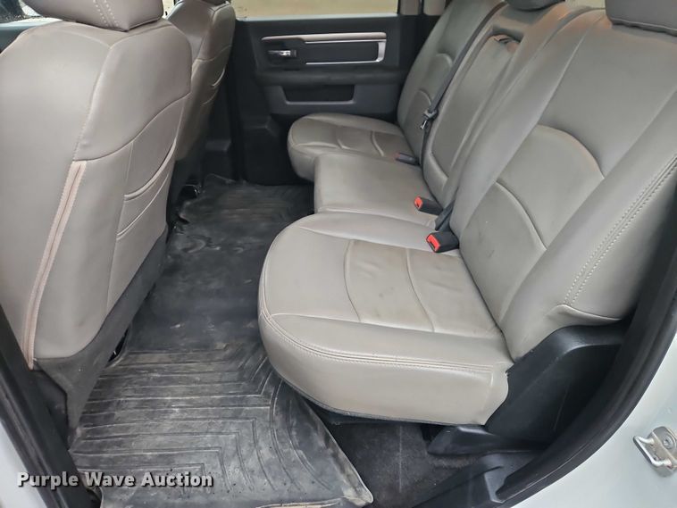 image for item EO4745 2018 RAM 3500 Crew Cab flatbed pickup truck