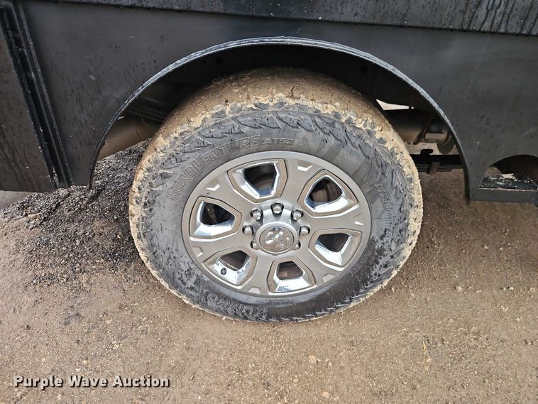 image for item EO4745 2018 RAM 3500 Crew Cab flatbed pickup truck