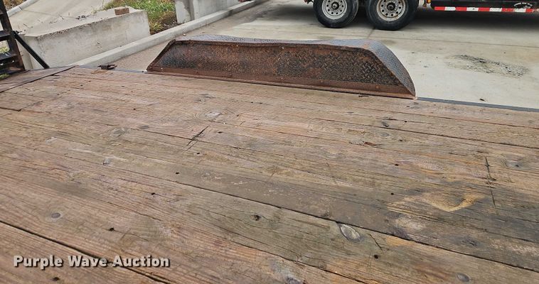 image for item EO4750 2017 Load Trail equipment trailer