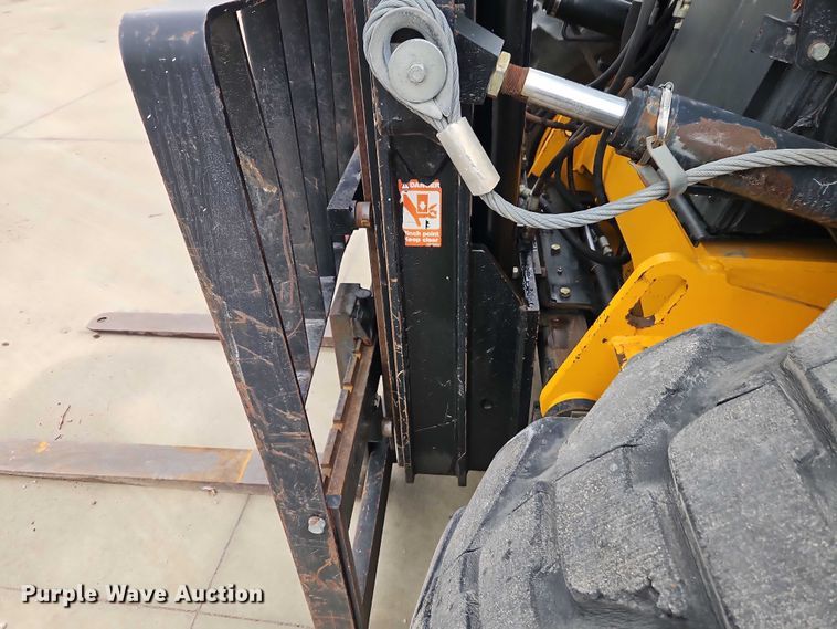 image for item EO4751 2000 JCB 930 forklift