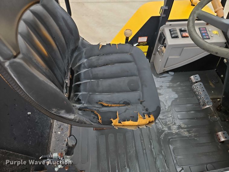 image for item EO4751 2000 JCB 930 forklift