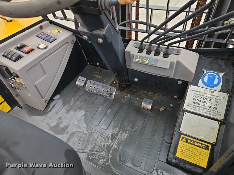 image for item EO4751 2000 JCB 930 forklift