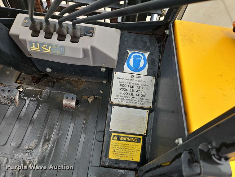 image for item EO4751 2000 JCB 930 forklift