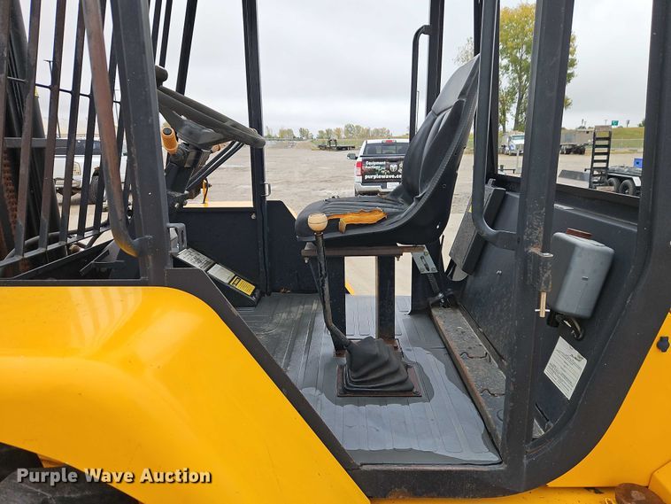 image for item EO4751 2000 JCB 930 forklift