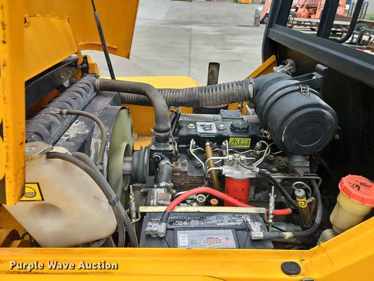 image for item EO4751 2000 JCB 930 forklift