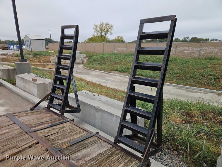 image for item EO4752 2014 Load Trail equipment trailer