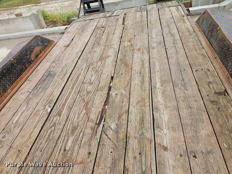 image for item EO4752 2014 Load Trail equipment trailer