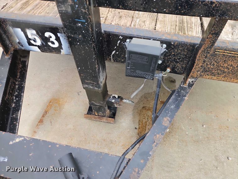 image for item EO4752 2014 Load Trail equipment trailer