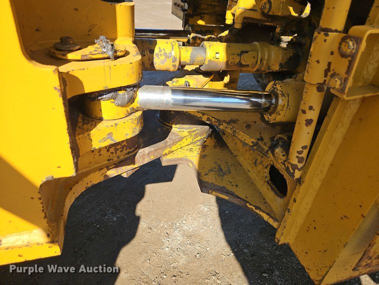 image for item EO4756 2001 Kawasaki 65 ZIV-2 wheel loader