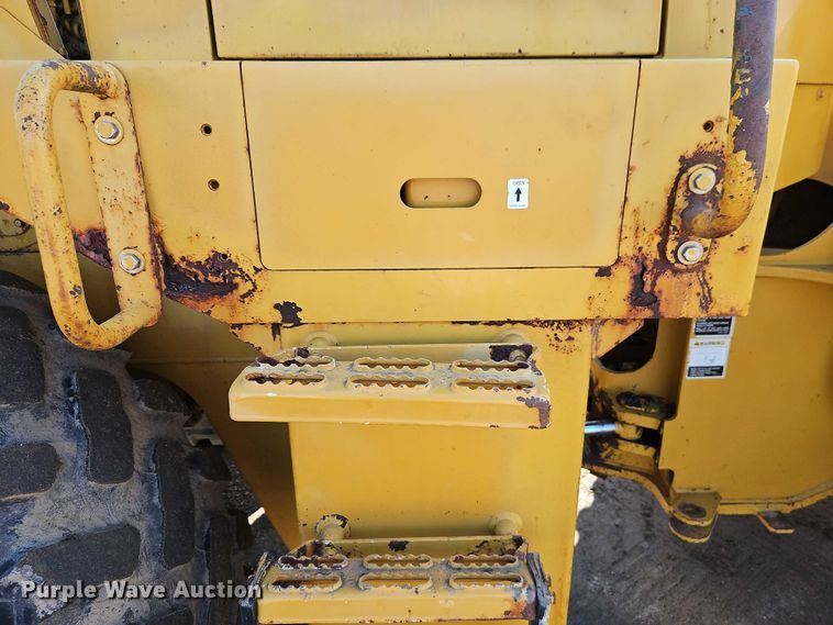 image for item EO4756 2001 Kawasaki 65 ZIV-2 wheel loader
