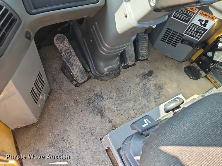 image for item EO4756 2001 Kawasaki 65 ZIV-2 wheel loader