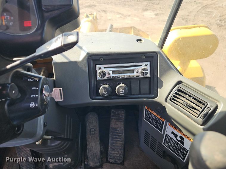 image for item EO4756 2001 Kawasaki 65 ZIV-2 wheel loader