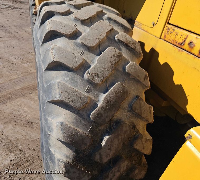 image for item EO4756 2001 Kawasaki 65 ZIV-2 wheel loader