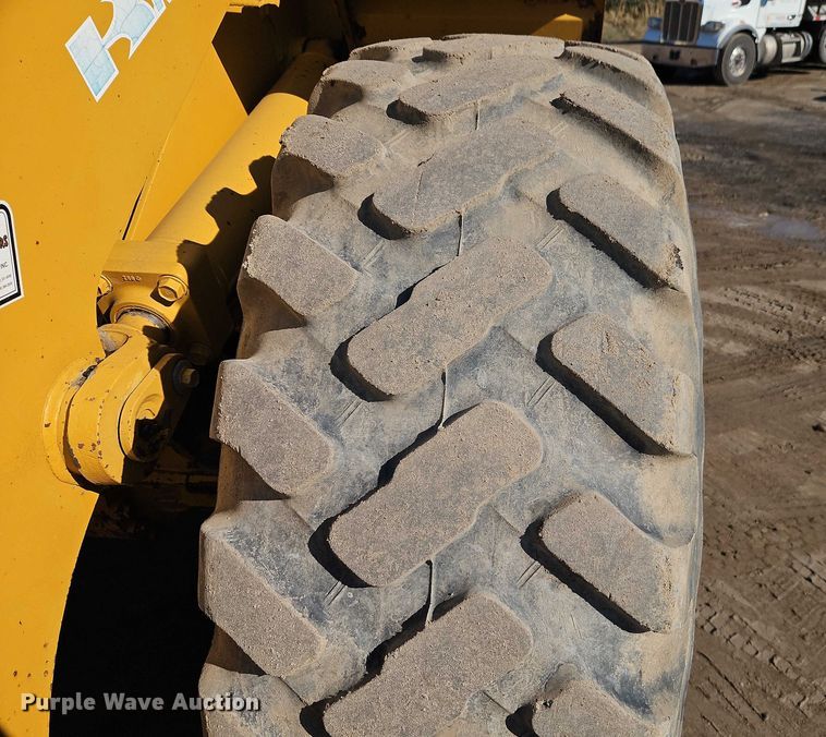 image for item EO4756 2001 Kawasaki 65 ZIV-2 wheel loader