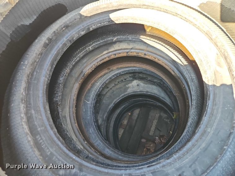 image for item EO4757 (27) tires