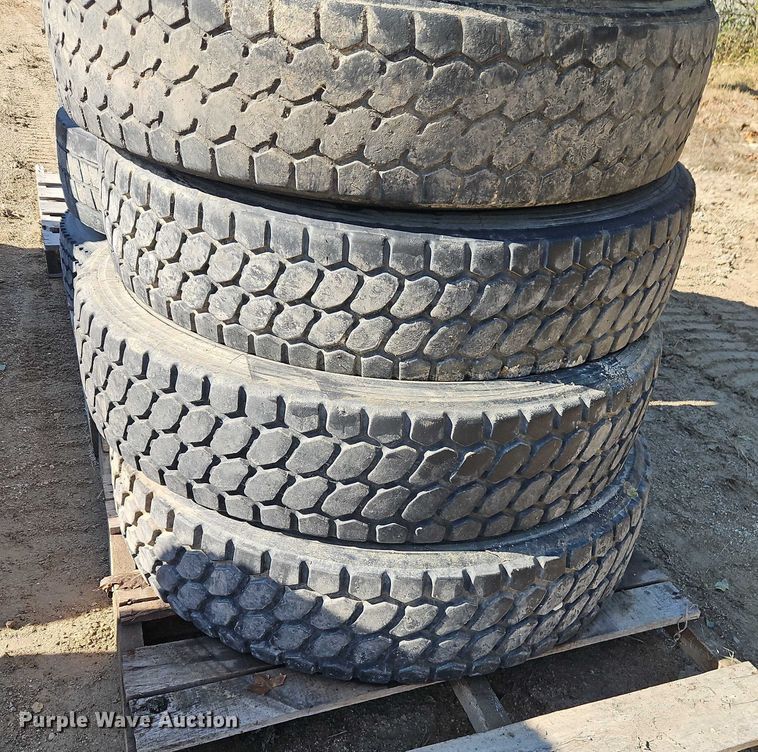 image for item EO4757 (27) tires