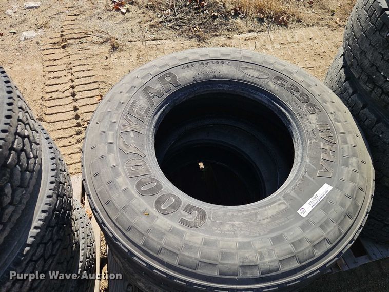 image for item EO4757 (27) tires