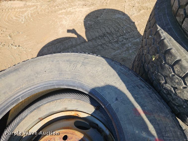 image for item EO4757 (27) tires