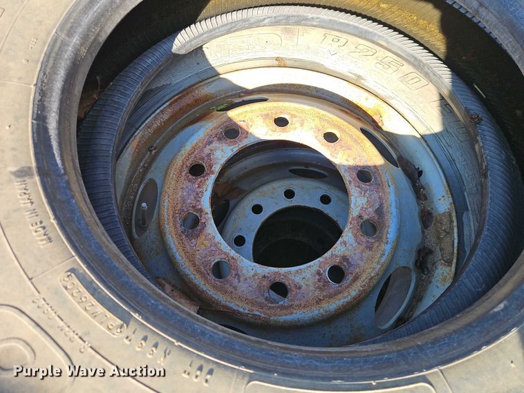 image for item EO4757 (27) tires