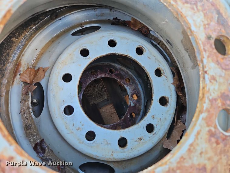 image for item EO4757 (27) tires