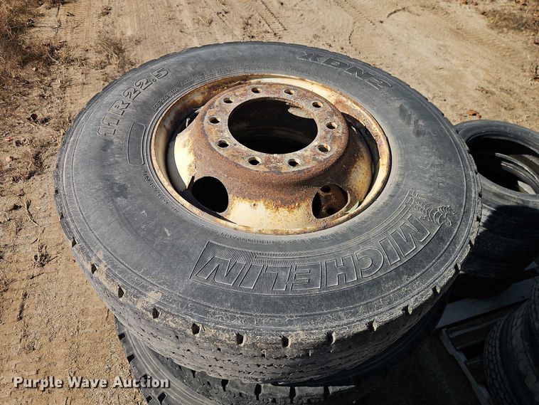 image for item EO4757 (27) tires