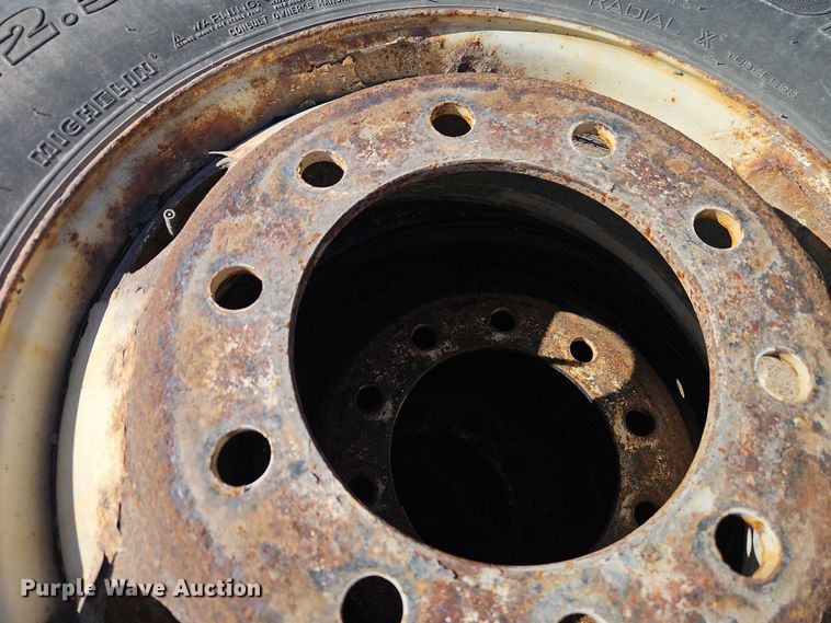 image for item EO4757 (27) tires