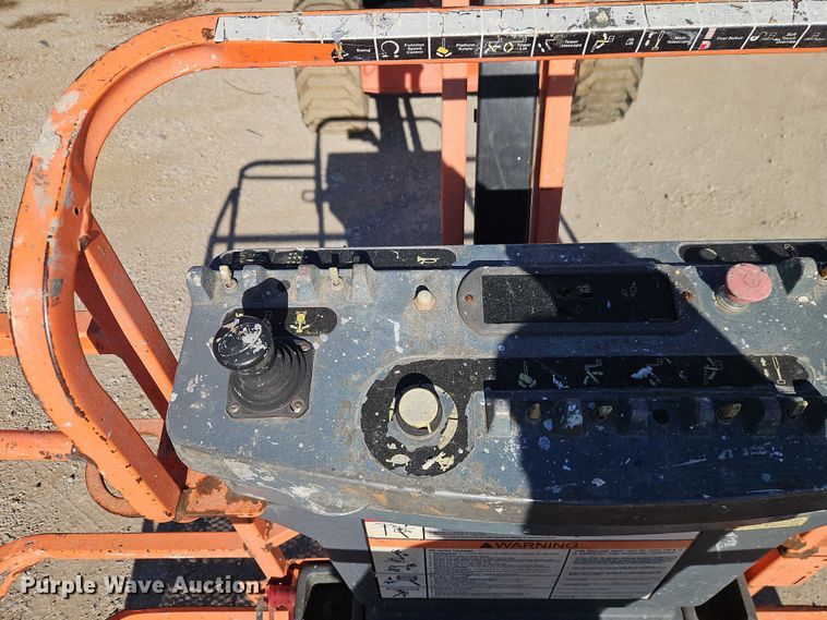 image for item EO4781 2011 JLG 450AJ series II boom lift